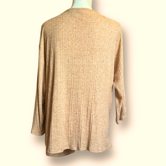 I.N.Studio NWT Carmel tan blouse scoop neck blouse. Size 2x - Picture 4 of 6